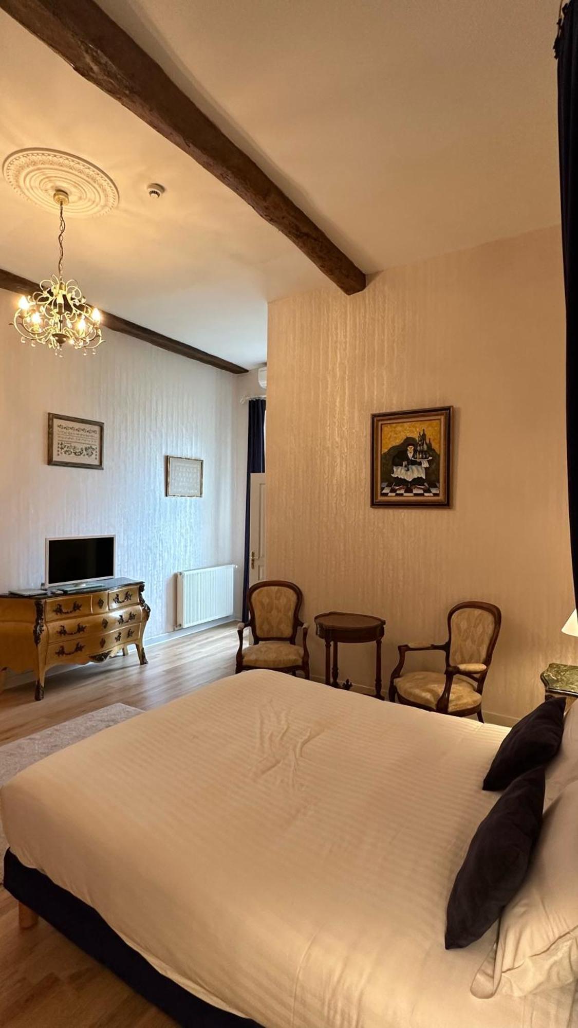 Le Manoir De Lisle Hotell Exteriör bild